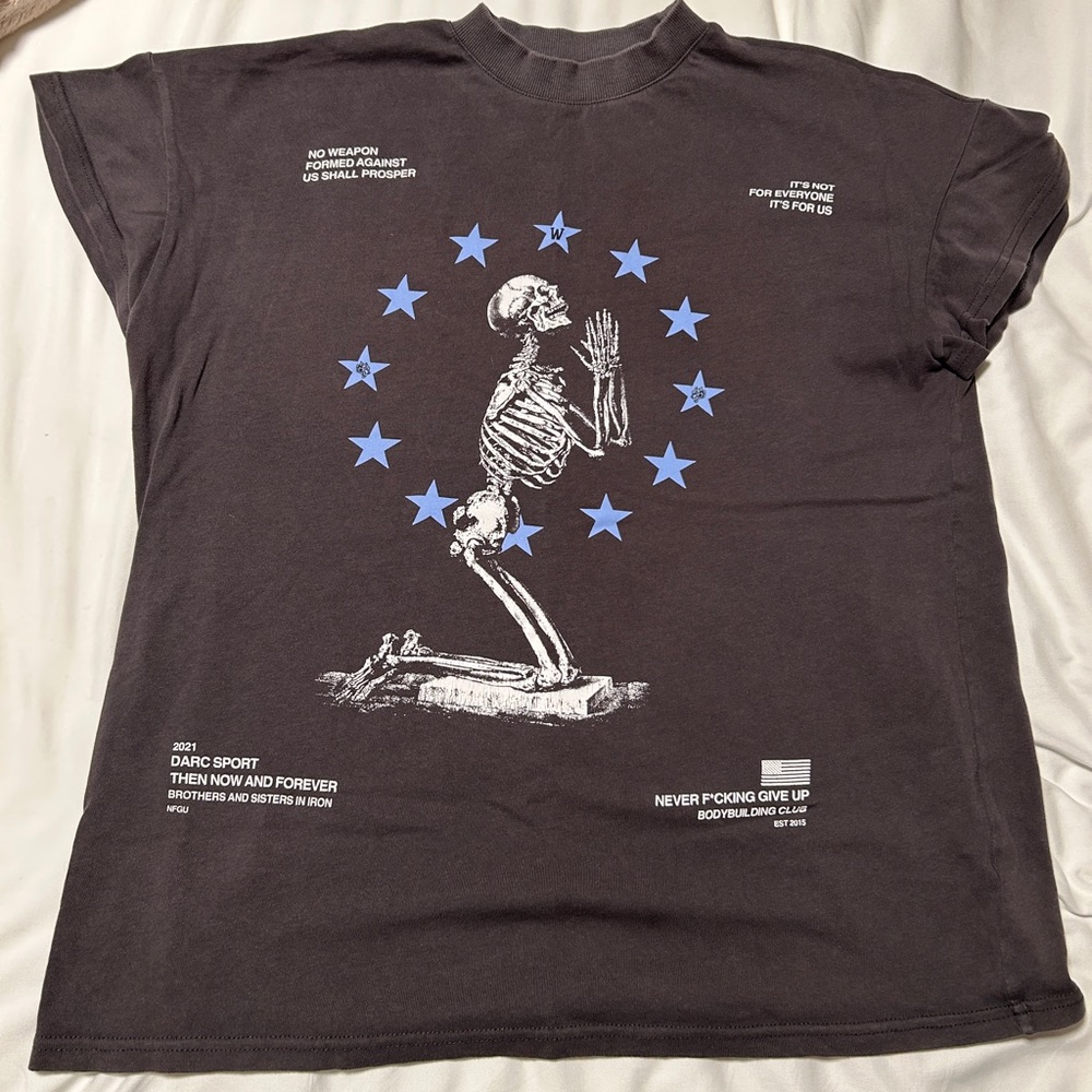 DARC SPORT KNEELING TEE